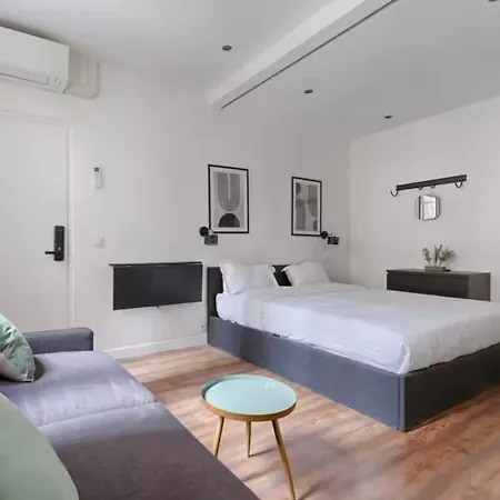 Διαμέρισμα Urbanflat 202 - Confortable Pour 4 Au Centre De *